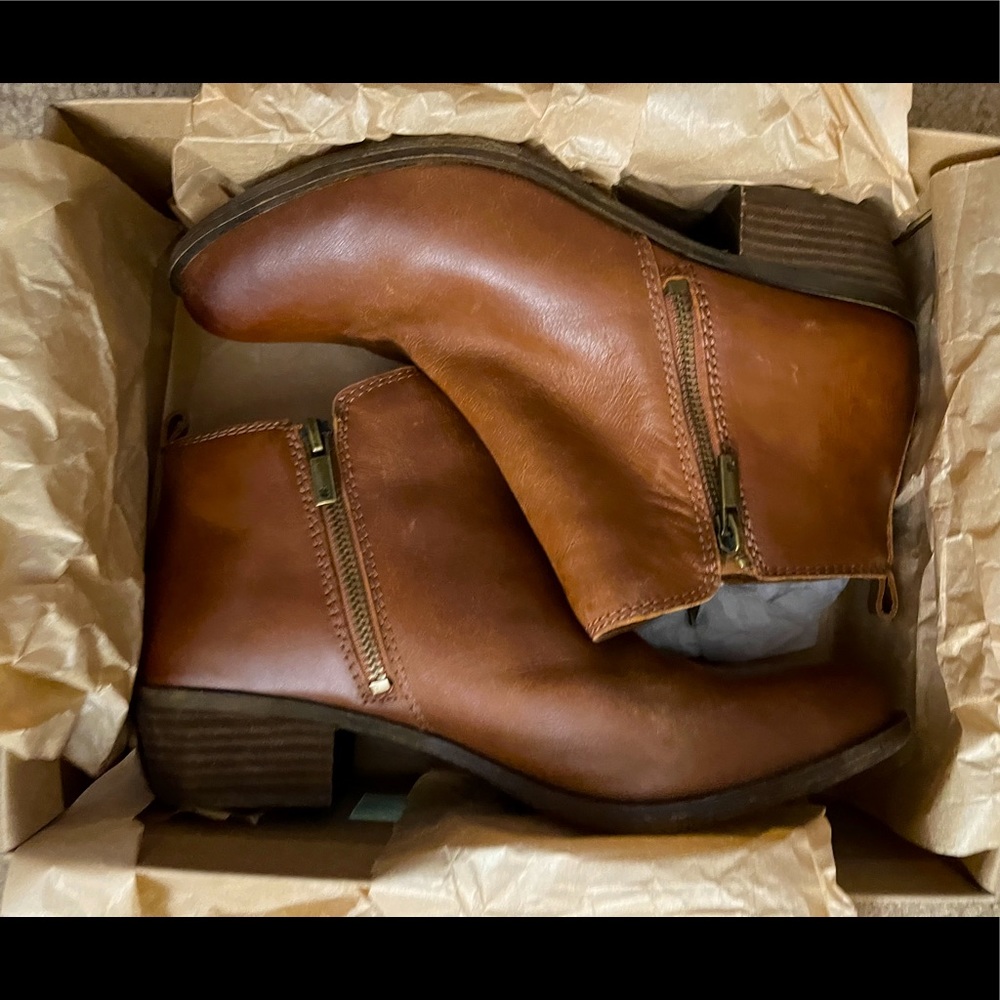 New in box Lucky leather boots